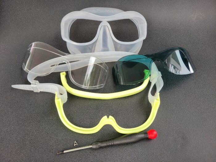 Switching out the lenses on the AGULHAS MOKARRAN Mask was incredibly easy!