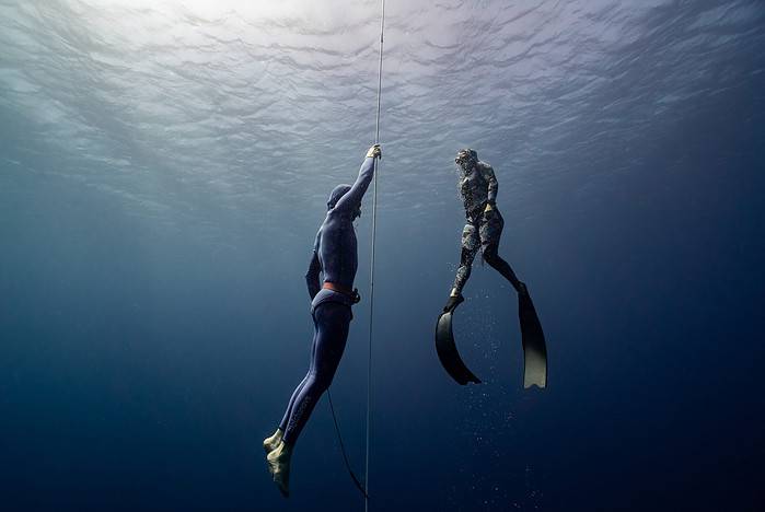Apnea Bali coaching a Master program student. Photo by Eli Dipp.