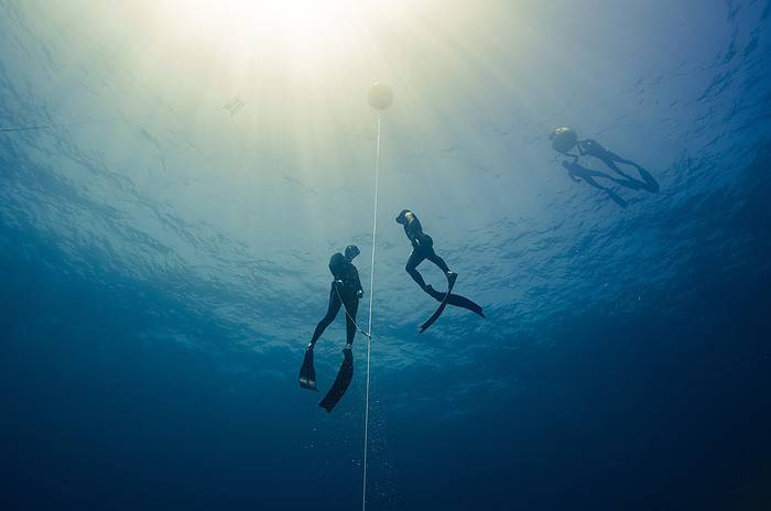 Apnea Bali coaching a Master program student. Photo by Eli Dipp.