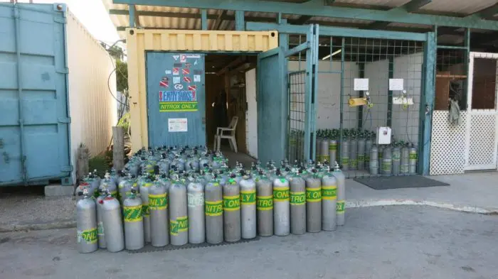 nitrox tanks by Strata Chalup